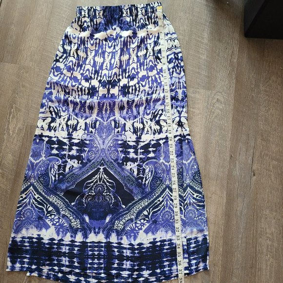 Express US XS Maxi Skirt White Blue Ikat Lightweight Flowy Lined - Picture 9 of 12